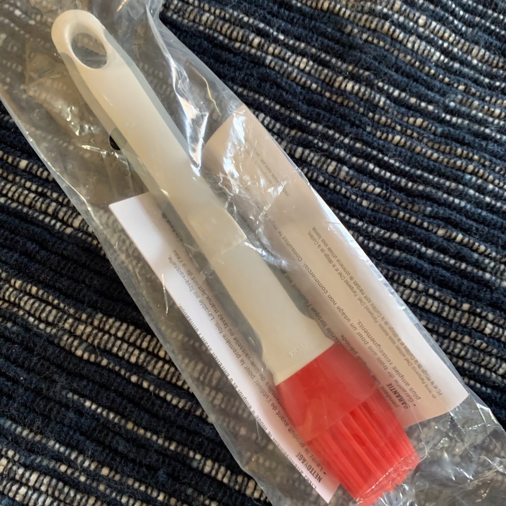 Pampered Chef silicone basting brush.